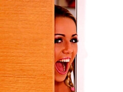 お尻, ブロンド, フェラチオ, バック, 手コキする, 剃毛, ティーン, オッパイの