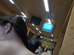 Sucer une bite, Brunette brune, En levrette, Européenne, Doigter, Hard, Pov, Réalité