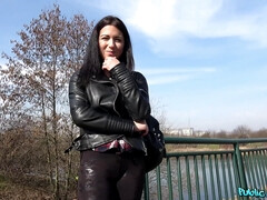 Cul, Cuir, Seins naturels, Pov, Public, Russe, Fessée, Nénés