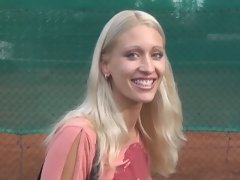 Enthousiasteling, Blond, Pijpbeurt, Voetbeurt, Huisgemaakt, Gezichtspunt, Realiteit, Spuiten