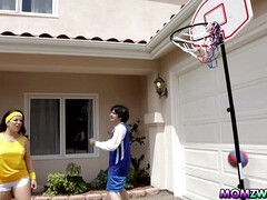 デカチン, 指いじり, グループ, なめる, 熟年, 淫乱熟女, オマンコ, 義母