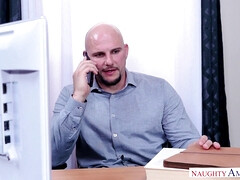 Grote mammen, Blond, Pijpbeurt, Sperma, Sperma shot, Rijpe lesbienne, Moeder die ik wil neuken, Kantoor