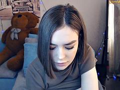 Tussi, Braunhaarige, Dildo, Masturbation, Reiten, Russisch, Solo, Spielzeuge