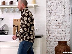 Anaal, Bruinharig, Onschuldig, Zoenen, Verlegen, Mager, Strippen, Tiener