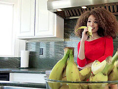 Blasen, Braunhaarige, Schwarz, Masturbation, Zierlich