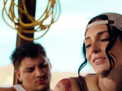 Минет, Брюнетки, Собачьи, Сперма на лице, Лизание, Натуральные сиськи, Киски, Втроем