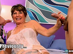 フェラチオ, 茶髪の, イく瞬間, Hd, 淫乱熟女, 穴開きパンティ, フェラする