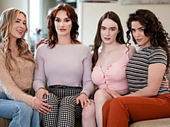 Большая жопа, Большие сиськи, Поцелуи, Лесбиянка, Белье, Бритые, Тощие, Сиськи