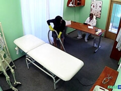 Sucer une bite, Médecin, Infirmière, Bureau, Pov, Chatte, Uniforme, Voyeur