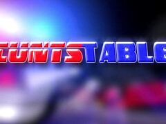 Gros seins, Tir de sperme, Gorge profonde, Femme dominatrice, Mère que j'aimerais baiser, Orgasme, Jarretelles, Tatouage