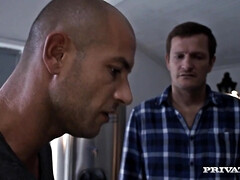 Anal, Gros seins, Hard, Seins naturels, Russe, Plan cul à trois, Nénés, Pute