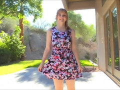 Массаж, Мастурбация, Оргазм, На публике, Соло, Сквиртинг, Под юбкой