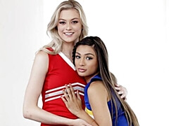 Culo grande, Lesbiana, Lamidas, Lencería, Tetas naturales, Afeitado, Adolescente, Tetas