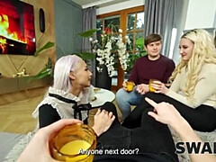 Schönheit, Grosser schwanz, Bisexuell, Schwanz, Hardcore, Pov, Flotter dreier, Ehefrau