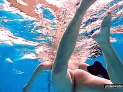 18 años, Hembra, Hd, Desnudo, Piscina, Público, Sexo soft, Deporte