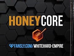 18 ans, Cul à la bouche, Gros cul, Mignonne, Double pénétration, Groupe, Hd, Nue