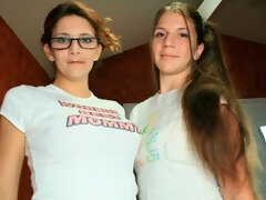 Blasen, Sperma im mund, Spermaladung, Frau frau mann, Lecken, Dürr, Jungendliche (18+), Flotter dreier