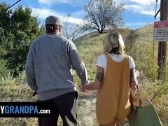 アメリカ人, お尻, 浴室, ブロンド, 開帳, 祖父, ガリガリ, 禁句