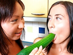 Tetas grandes, Penetracion con dedos, Cocina, Lesbiana, Pequeña, Afeitado, Estriptis, Juguetes