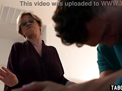 Vollbusig, Oma, Riesig, Reif, Milf, Mutti, Stiefmutter, Titten