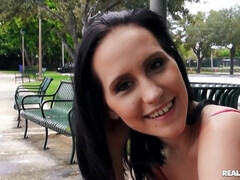 Schwarz, Braunhaarige, Auto, Natürlich, Natürlichen titten, Pov, Schlampe, Titten