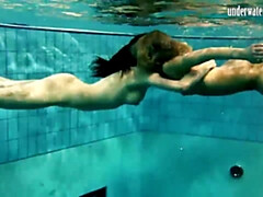 Tussi, Grosser arsch, Braunhaarige, Frau, Fetisch, Im freien, Jungendliche (18+), Unter wasser