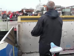 Amateur, Blonde, Sucer une bite, Branlette thaïlandaise, Branlette thaïlandaise, Fille latino, Piercing, Public