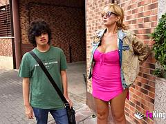 Amateur, Gros seins, Blonde, Femme couguar, Hard, Mère que j'aimerais baiser, Pute, Nénés