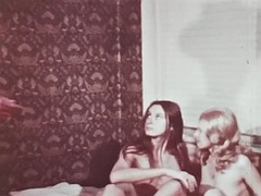 Sucer une bite, Tromperie, Tir de sperme, Poilue, Interracial, Léchez, Plan cul à trois, Rétro ancien