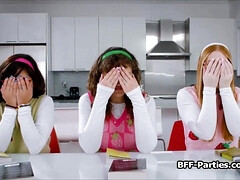 Gros seins, Sucer une bite, Plantureuse, Érotique, Le plan cul à quatre, Hard, Seins naturels, Nénés