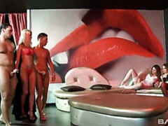 Culo grande, Verga grande, Tetas grandes, Estilo perrito, Grupo, Madres para coger, Orgía, Medias largas