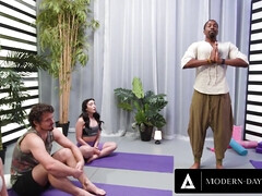 She Cheated On Her BF With Yoga Trainer - Isiah maxwell