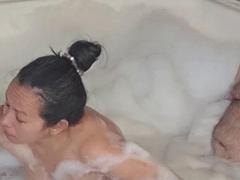 フェラチオ, カップル, ハードコア, マッサージ, 淫乱熟女, 公共, シャワー, スペイン人