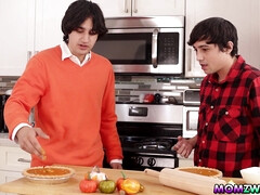 Blond, Gezichtzitten, Likken, Masturbatie, Moeder die ik wil neuken, Kut duiken, Spaans, Taboe