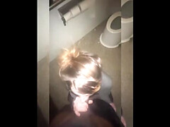 Grote lul, Hondjeshouding, Dominatie, Interraciaal, Orgasme, Openbaar, Ruw, Slet