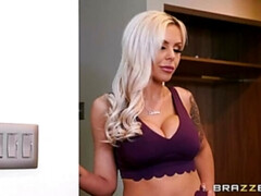 デカ尻, フェラチオ, 浮気者, 手コキする, ピアス, ハメ撮り, オマンコ, タトゥー