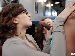 美女, フェラチオ, 茶髪の, 眼鏡, ハードコア, Hd, ヤリマン, 三人