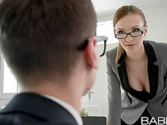 Culo grande, Verga grande, Tetas grandes, Mamada, Estilo perrito, Secretaria, Flaco, Adolescente