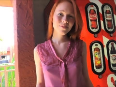 Anal, En gros plan de très près, Double pénétration, Extrême, Béant, Public, Solo, Jouets