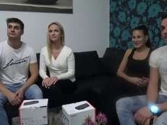 Arsch, Grosser arsch, Blasen, Hundestellung, Handjob, Natürlichen titten, Pov, Rasiert