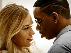 お尻, ブロンド, フェラチオ, 手コキする, 異人種間, なめる, オマンコ, ティーン