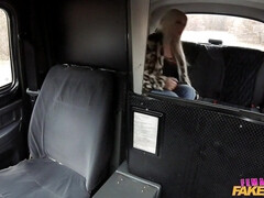 Grote mammen, Blond, Auto, Tsjechisch, Seksspeelgoed, Likken, Buiten, Kut duiken