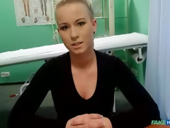 Amateur, Éjaculation interne, Médecin, En levrette, Doigter, Infirmière, Bureau, Uniforme