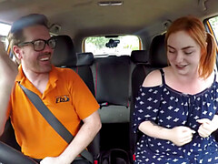 Culo grande, Mamada, Británico, Coche, Vestido, Pajear, Masturbación, Maestra