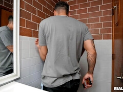 Vollbusig, Auto, Hundestellung, Masturbation, Im freien, Realität, Schlampe, Tätowierung