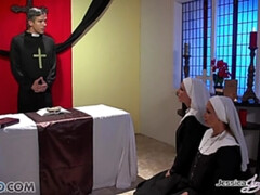 Culo grande, Mamada, Morena, Tetona, Corridas, Estilo perrito, Tetas naturales, Tetas