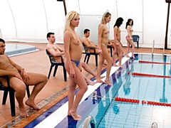 18 jahre, Grosser arsch, Grosse titten, Blasen, Hundestellung, Orgie, Dürr, Jungendliche (18+)