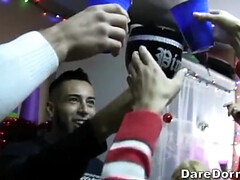 18 ans, Collège université, Européenne, Nénés