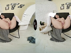 Lizi Vogue's Virtual Reality Solo: How You Can Get Off!