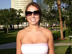 デカ尻, デカパイ, 茶髪の, 指いじり, オナニー, アウトドア, 一人, ストリッピング